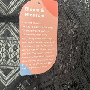 New tags on swimsuit cover up 1XL - black
